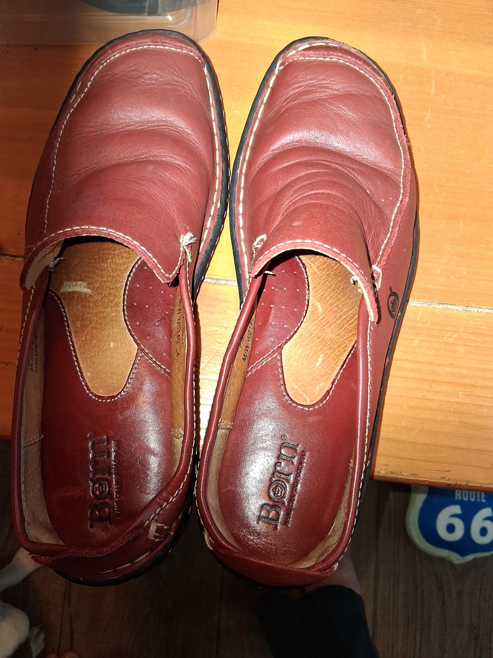 Born Womens Slip-On Leather Shoes in Burgundy